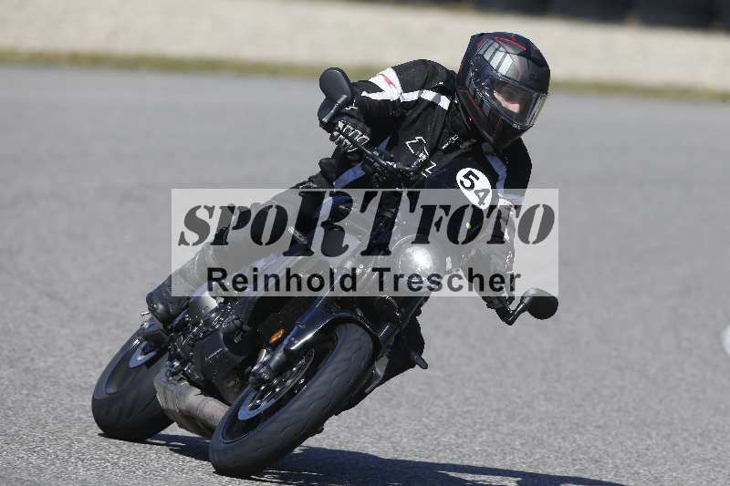 /01 02.04.2026 MAZ ADR/Gruppe gelb Gruppe gruen/54